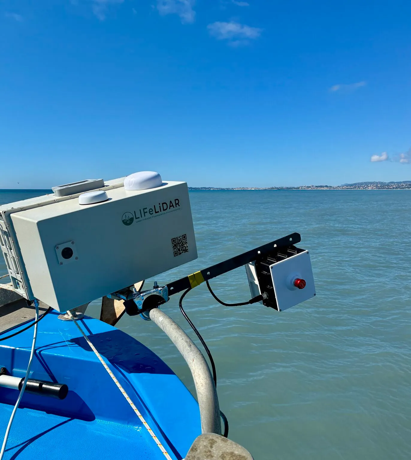 The LIFL-11 mounted on the rail of R/V Sagitta III, the turbid green water of the Var plume behind it